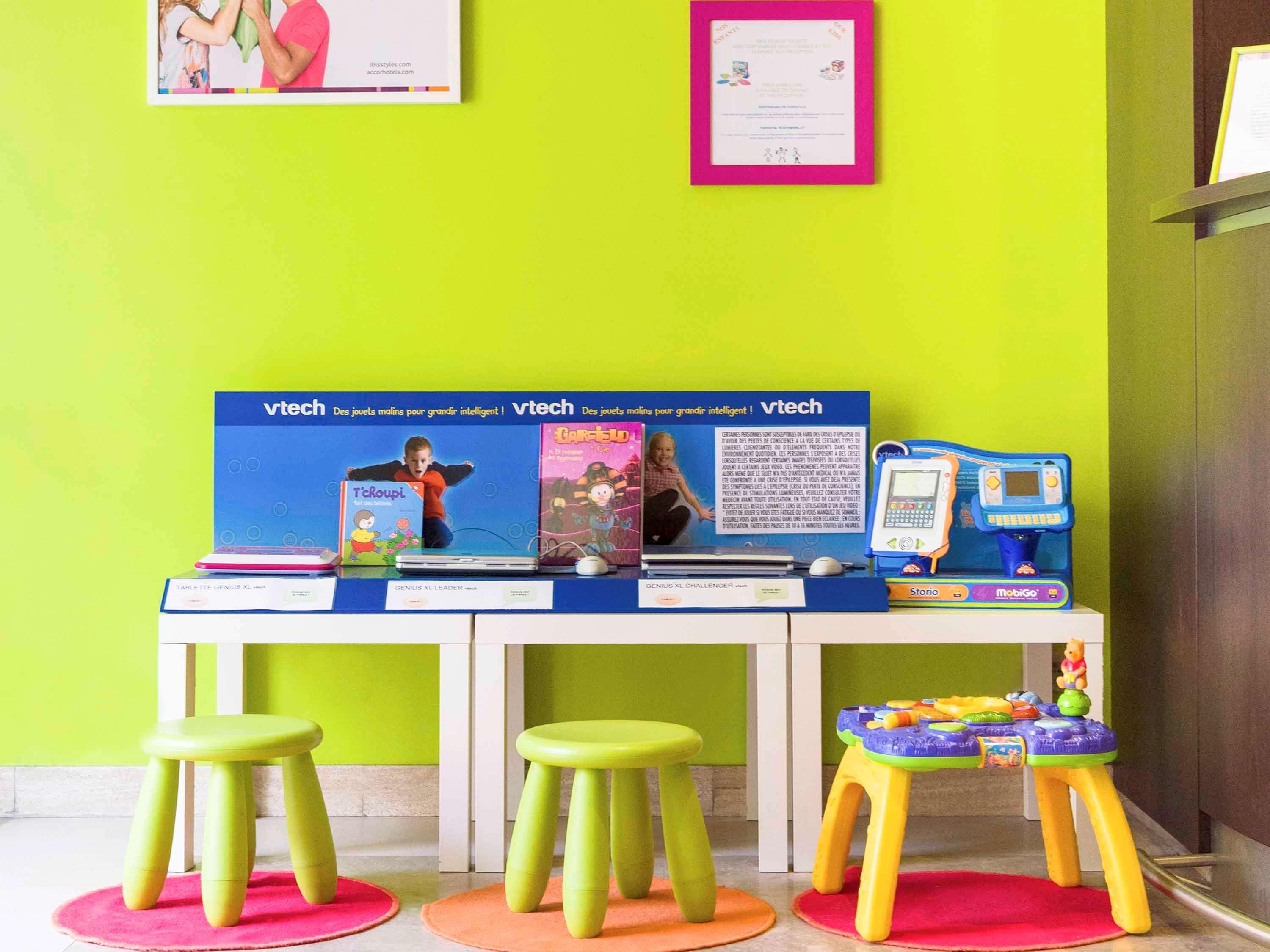Ibis Styles Nantes Centre Place Royale Buitenkant foto