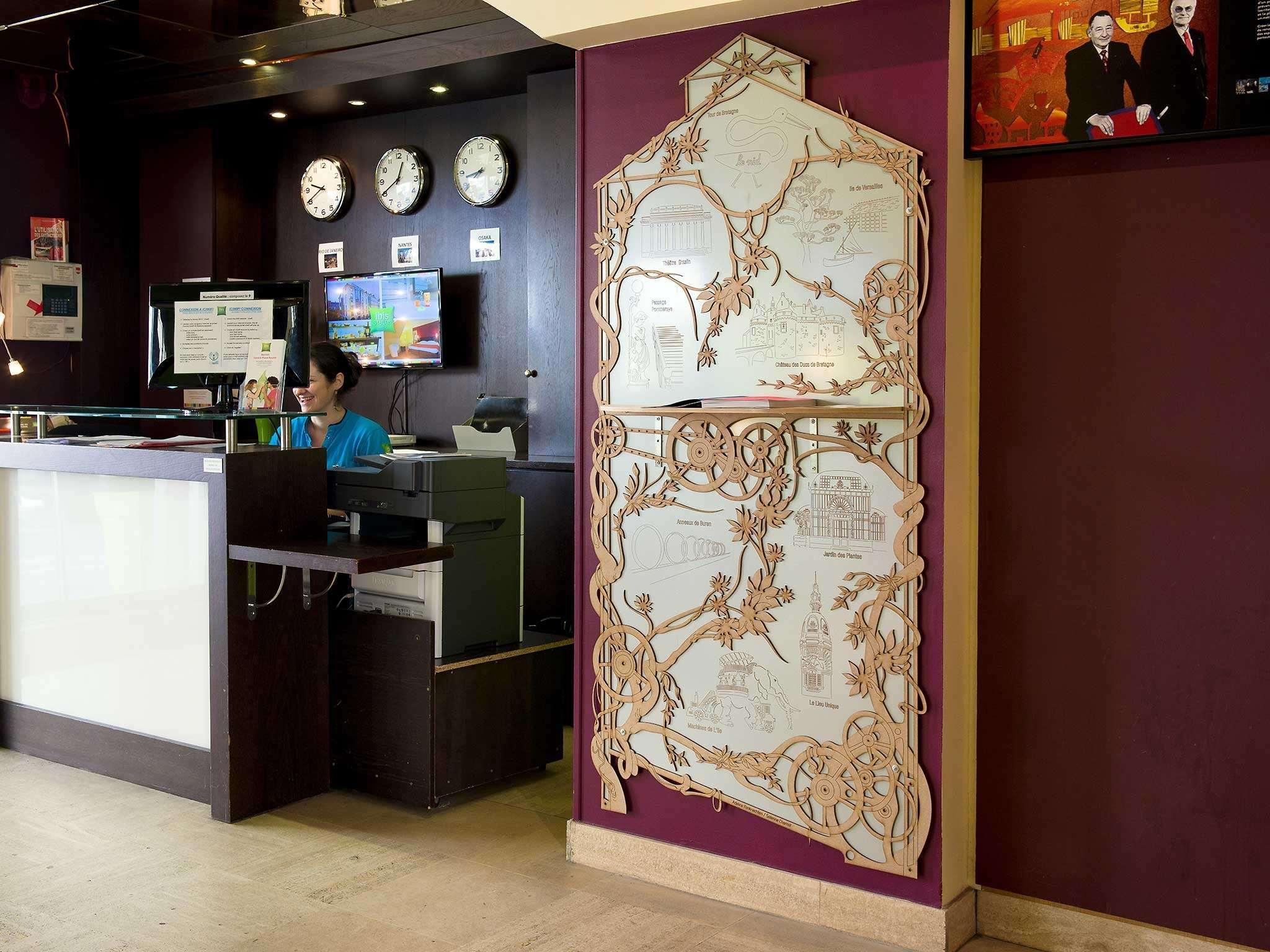 Ibis Styles Nantes Centre Place Royale Buitenkant foto