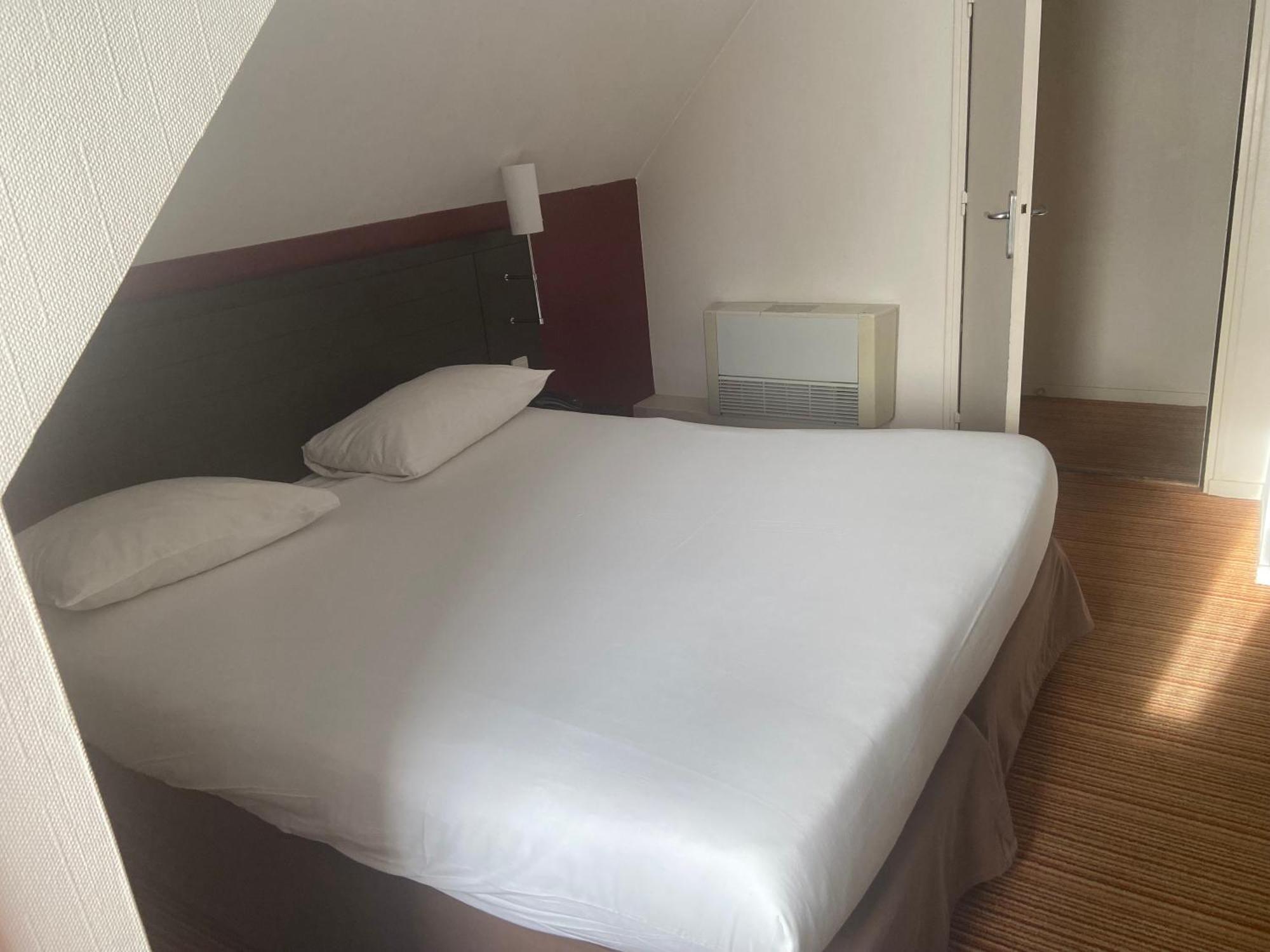 Ibis Styles Nantes Centre Place Royale Buitenkant foto