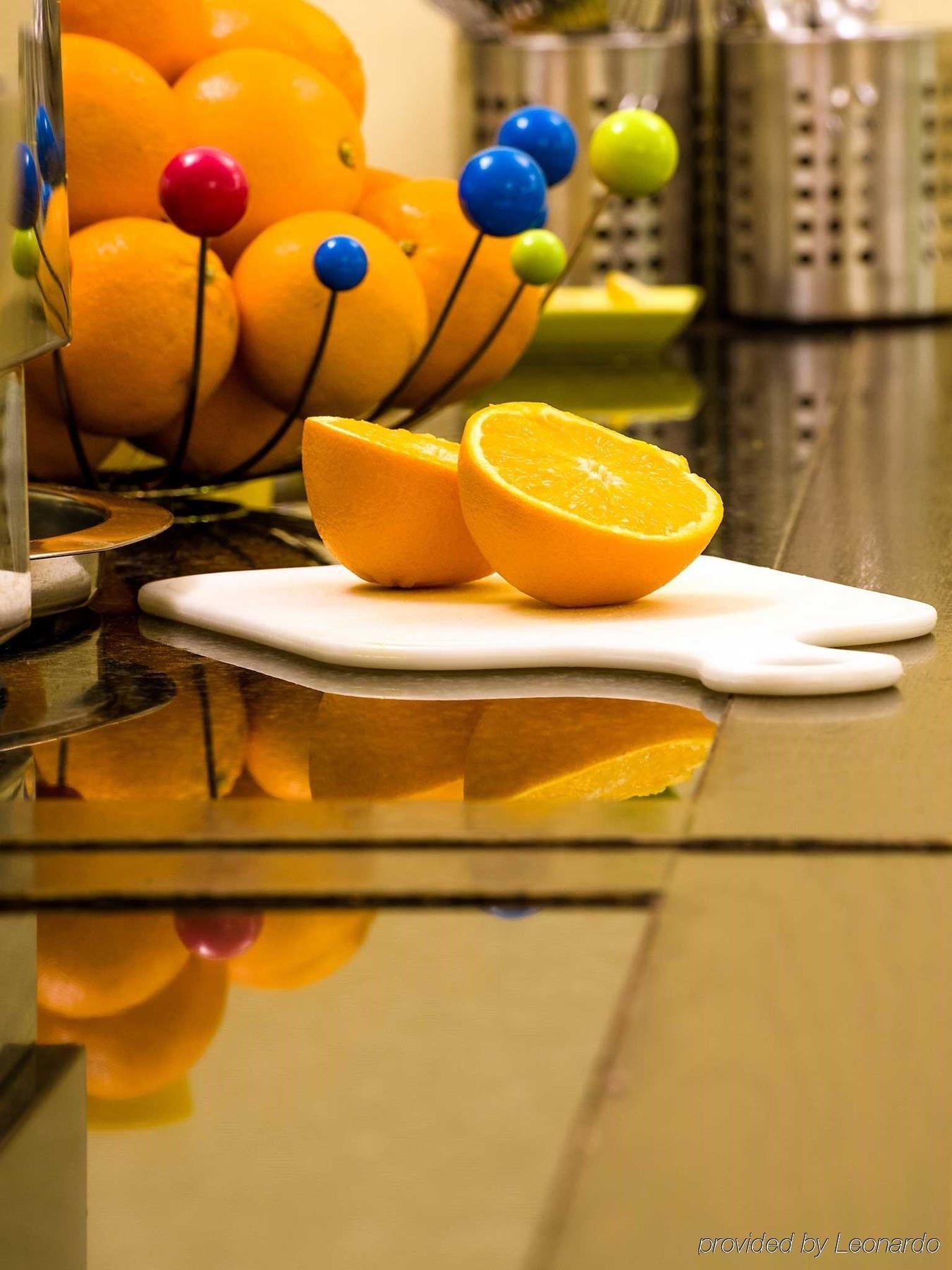 Ibis Styles Nantes Centre Place Royale Buitenkant foto