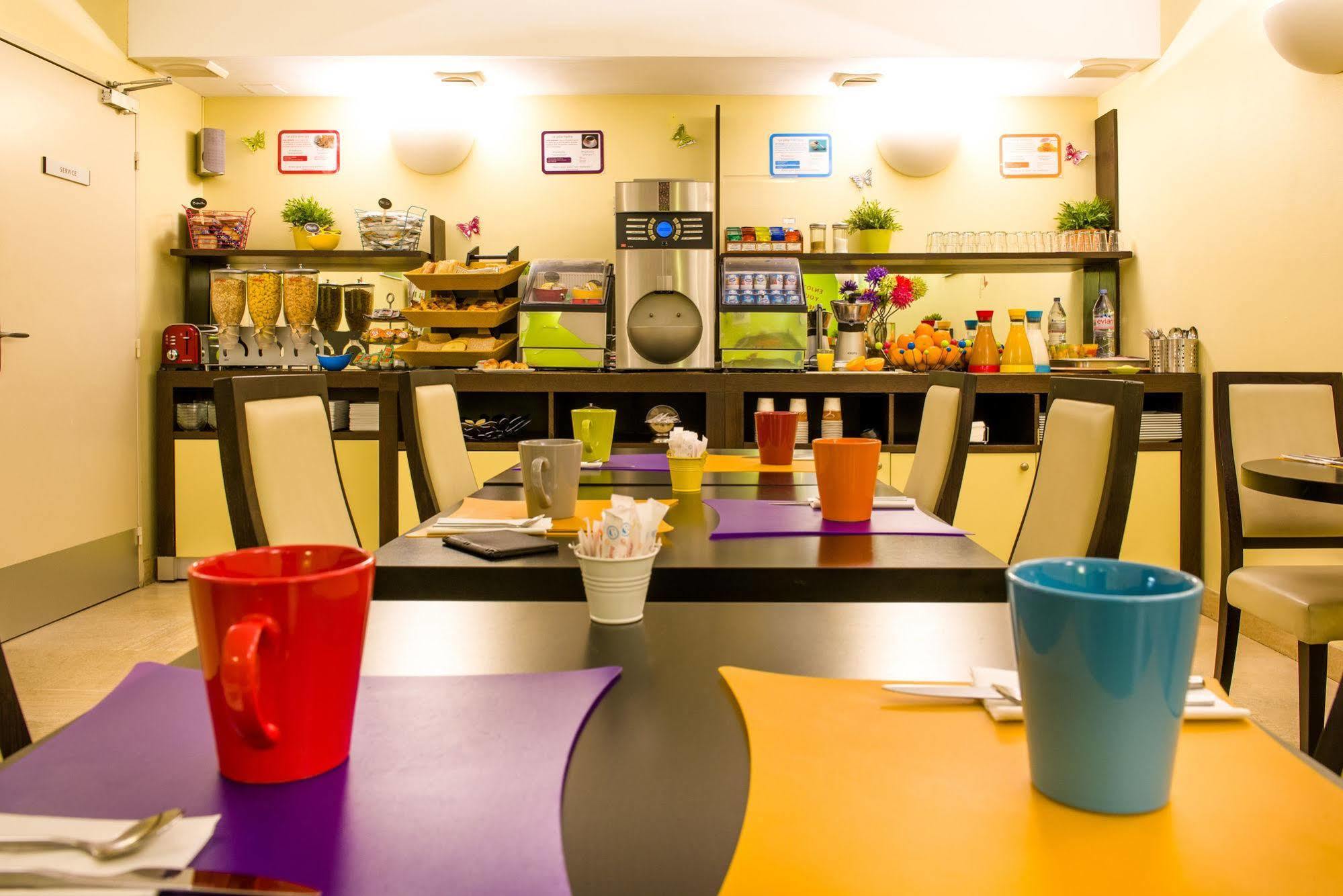 Ibis Styles Nantes Centre Place Royale Buitenkant foto